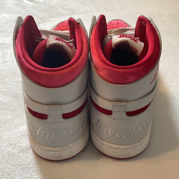 AIR JORDAN 1 Retro High OG CMFT
“Valentines” - Picture 2 of 10